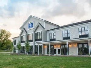 Hotel Renovo des Moines Urbandale, Tapestry Collection by Hilton