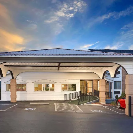 Super 8 by Wyndham Hillsville