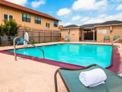 Best Western Plus Carrizo Springs Inn  Suites Hotels in Dimmit County