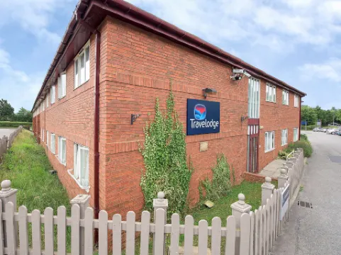Travelodge Northampton Wootton Отели рядом с достопримечательностью «Университет Нортгемптон»