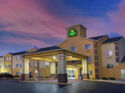 La Quinta Inn & Suites by Wyndham Peru Starved Rock St Park Hotels in Peru
