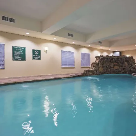La Quinta Inn & Suites by Wyndham DFW Airport West - Euless