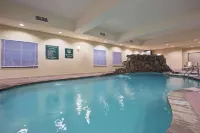 La Quinta Inn & Suites by Wyndham DFW Airport West - Euless - Pools