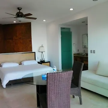 Abrazarse Life Guest House - Housity