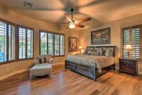 Free Heated Pool Putting Green: Gilbert Home - Kuntosalit
