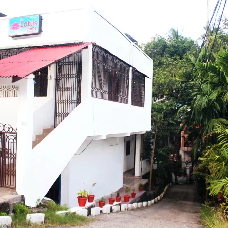The Lotus Home - Near Marina Park & Aberdeen Bazar Отели рядом с достопримечательностью «Национальный Мемориал Клеточная Тюрьма»