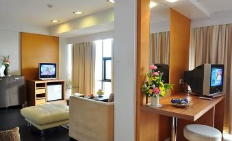 Mayflower Grande Hotel