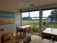 Diamond Island Resort, Restaurant & Bar and Penguin Show - servizio colazione