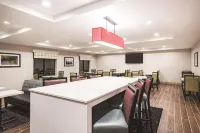 La Quinta Inn & Suites by Wyndham Norwich-Plainfield-Casino - breakfast