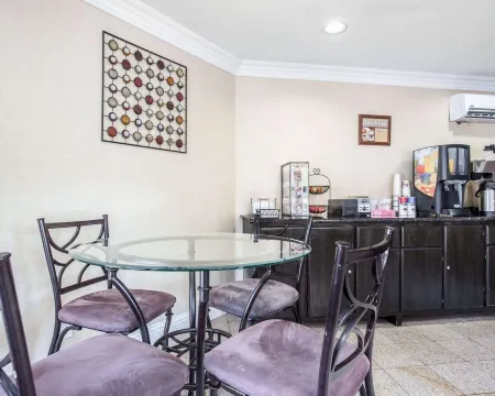 Rodeway Inn Old Town Temecula Отели рядом с достопримечательностью «Темекула»