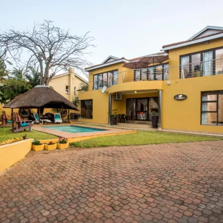 Room-Ezulwini Guest House - Queen Room w