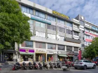 Hotel Royal 21 Các khách sạn gần Học viện quản lý IIM