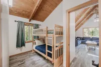 Snowline Cabin #48 - A Classic Family Cabin with an Outdoor Hot Tub!