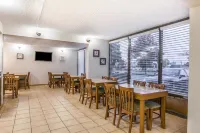 Days Inn by Wyndham Syracuse Hotels in DeWitt