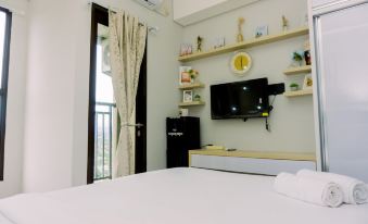 Restful and Comfortable Studio Transpark Bintaro Apartment
