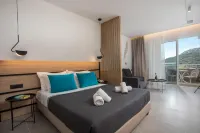 Zoes Hotel & Suites