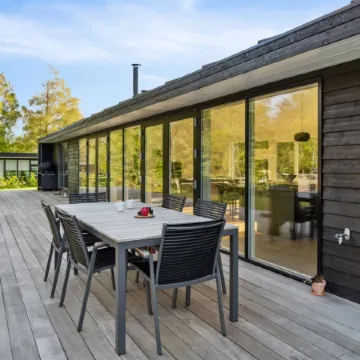 "Tessa" - 1.6km from the Sea