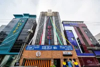 Suwon City Hall Station Rose Hotels in Gwonseon-gu