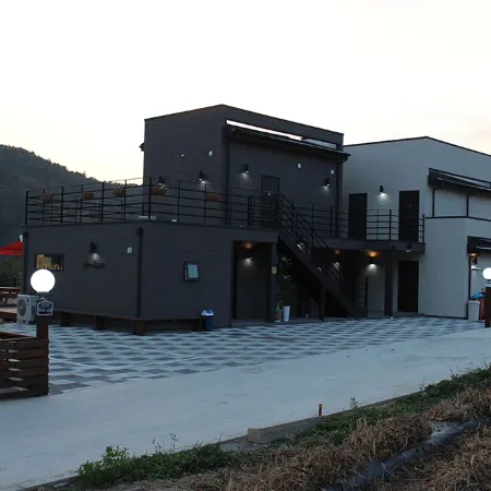 Dodam Guesthouse - Hostel Отели рядом с достопримечательностью «Пещера Косу»