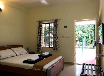 Palm Grove Service Villa