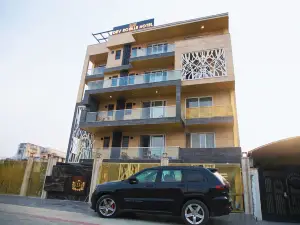 Dev Royale Hotel