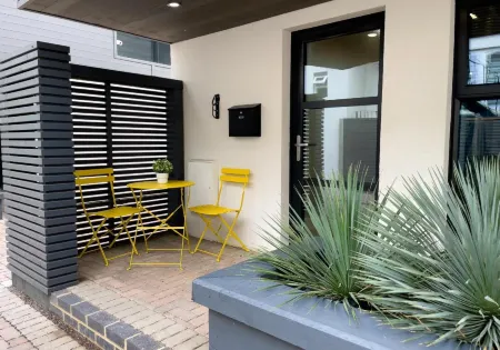 Green Mews 2 with Free Parking - by My Getaways Отели рядом с достопримечательностью «Hove Museum and Art Gallery»