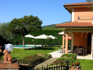 Villino Blu private villa on the Chianti hils 10+2 pax