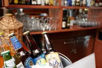 Middle Beach Lodge - bar