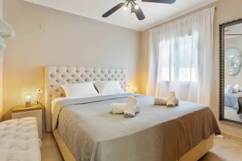 Beautiful and Cozy Villa with Private Pool in Urb. San Luis, El Chaparral, Torre