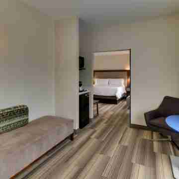 Holiday Inn Express & Suites ITHACA by IHG Rooms