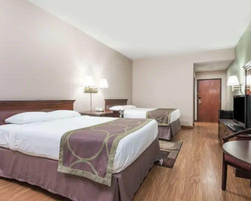 Super 8 by Wyndham Grayson Hotels in Grayson