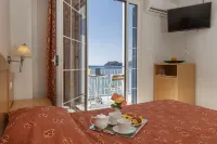 Hotel Tolo - Airport Shuttle
