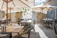 Domaine et Château de Valinches - Hôtel & Restaurant Hôtels à : Saint-Anthème