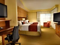 Courtyard Wichita Falls Hotel dekat Akin Auditorium
