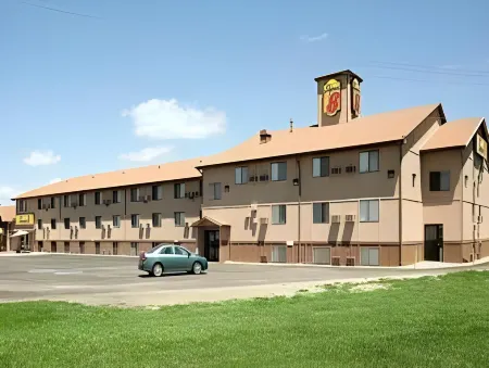 Super 8 by Wyndham Mitchell