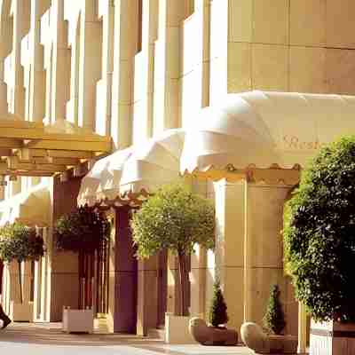 Hôtel Le Royal Hotel Exterior