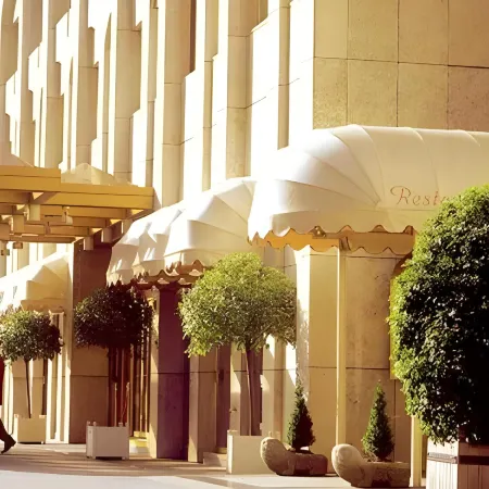 Le Royal Hotels & Resorts Luxembourg Отели рядом с достопримечательностью «Белэр»