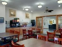 Super 8 by Wyndham Salina - Desayuno