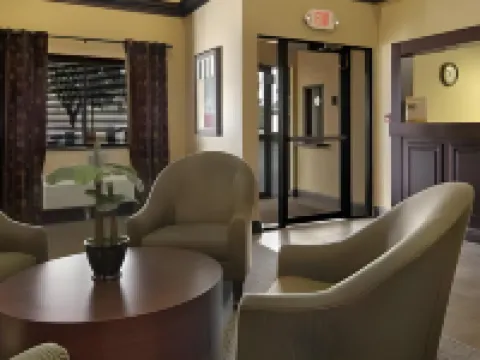 ซุปเปอร์ 8 บายวินด์แฮม แฟร์วิวไฮท์ส-เซนต์หลุยส์ โรงแรมในSt. Clair County