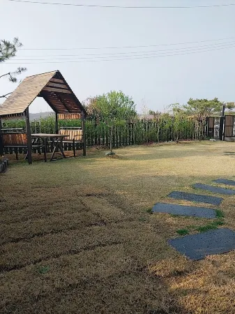 Yeoncheon Santawamini Aegyeon Pension Отели в г. Йончхон