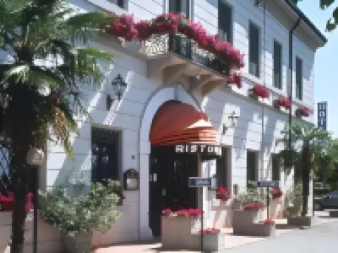 โรงแรมโดกานา โรงแรมใน