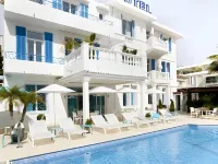 Hôtel la Villa Juan Beach - Pools