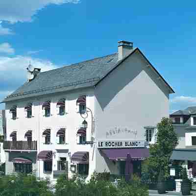 Logis Hôtel Brunel le Rocher Blanc Hotel Exterior