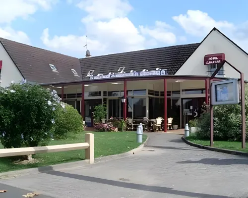 Logis Hotel Restaurant l'Escapade Hotels in Indre