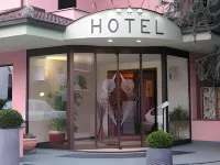 La Villa, Sure Hotel Collection by Best Western