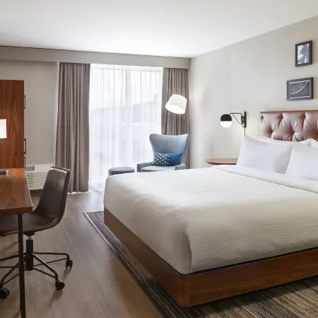 Four Points by Sheraton Point Edward Sarnia