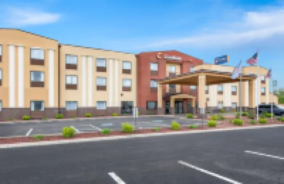 Comfort Suites Columbus Hotels in Violet Township