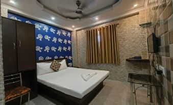 Golden Heaven Hotel - Housity