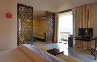 The Pade Hotel Hotel dekat Taman bunga lampeuneurut