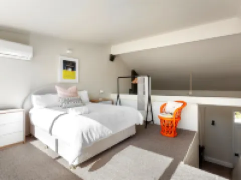 Luxico Little Charles (Pet Friendly) Hotels in Fitzroy